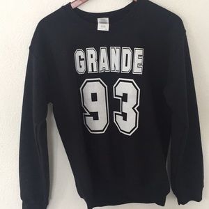 Ariana Grande 93’ Crewneck size small